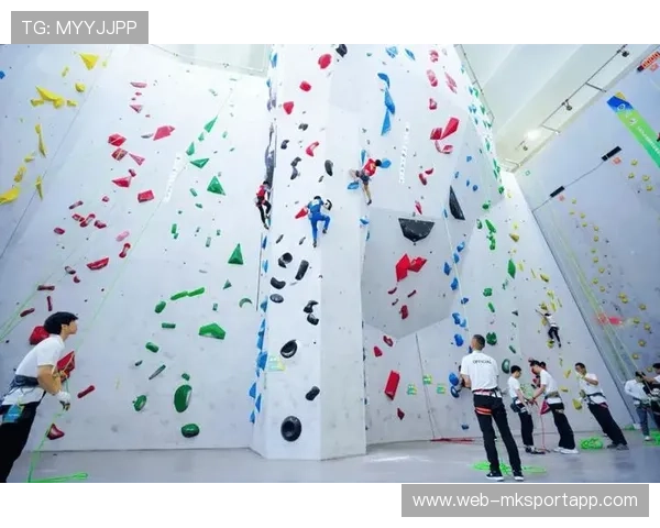 攀岩选手赛前吃火锅仍拿第一