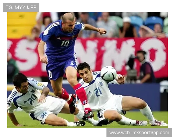 欧洲杯历史上的经典时刻在社媒上被回放，回顾欧洲杯